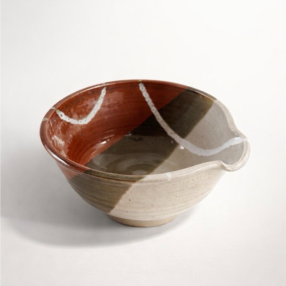 STUDIO POTTERY BATTER BOWL HANDLE/SPOUT HAND-MADE MID-CENTURY MODERN‎ CERAMICS - Picture 2 of 14